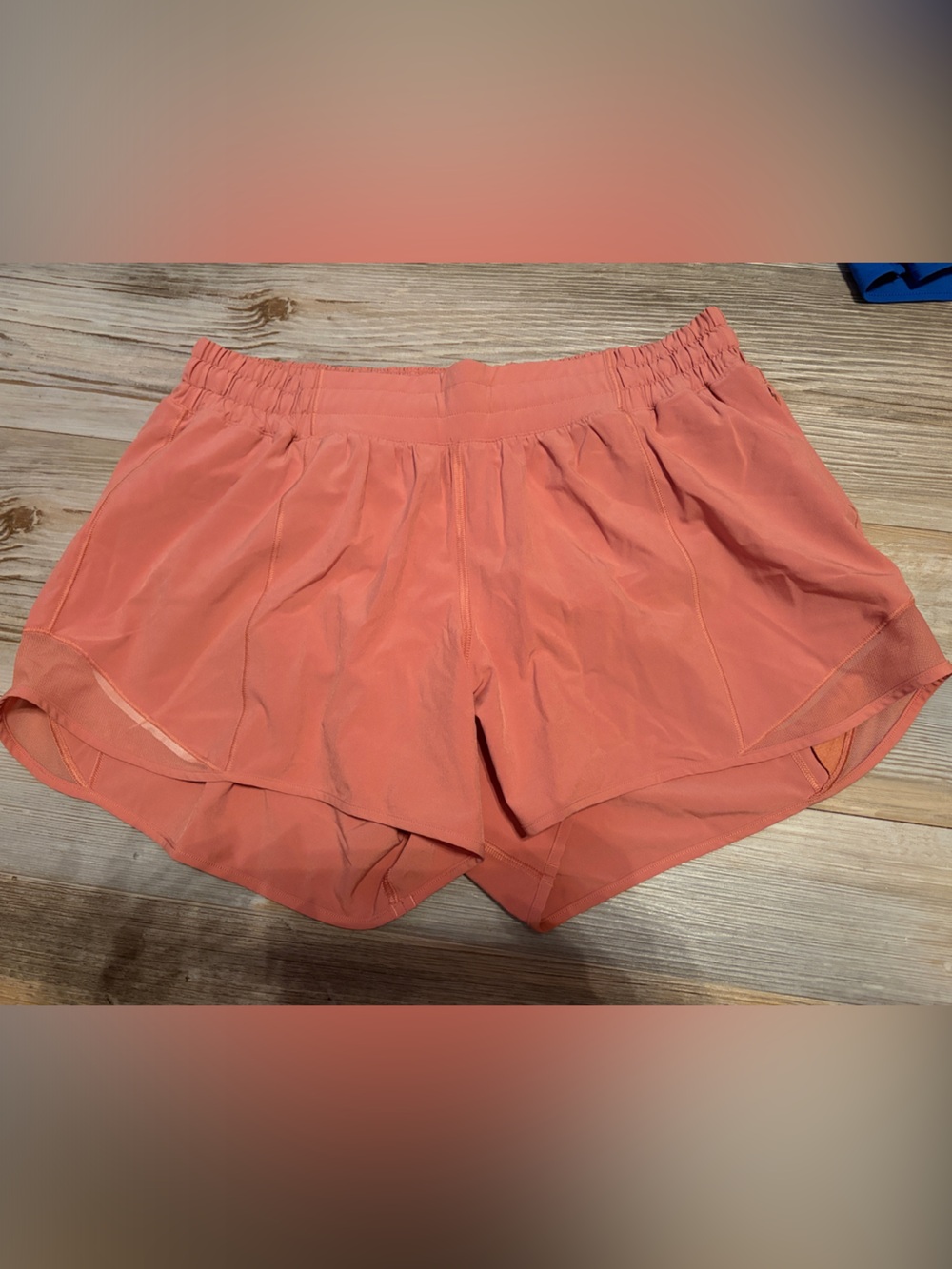 Lululemon Hotty Hot high rise 4”, size 10  Coral